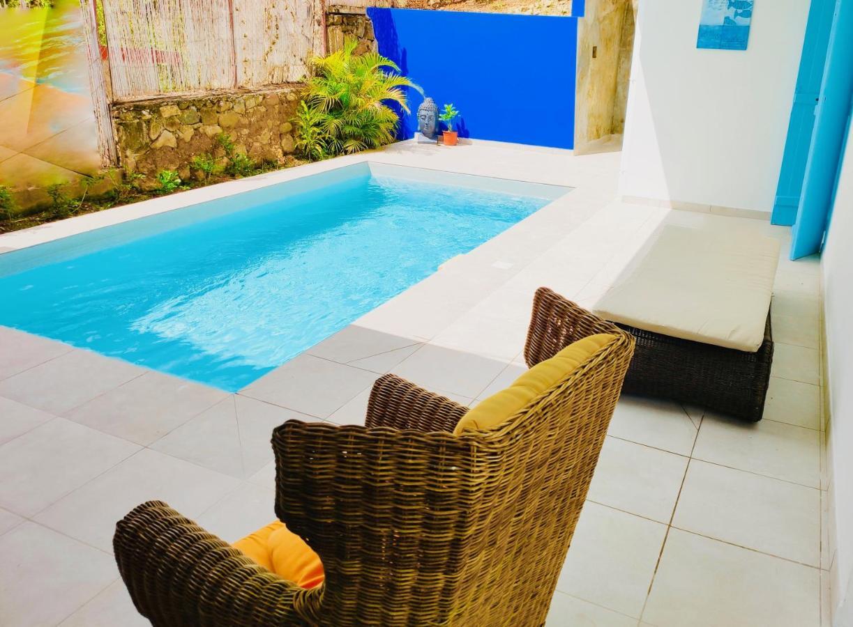 Location Maison Bleue Avec Piscine Privative Au Carbet Martinique Le Carbet Exterior photo