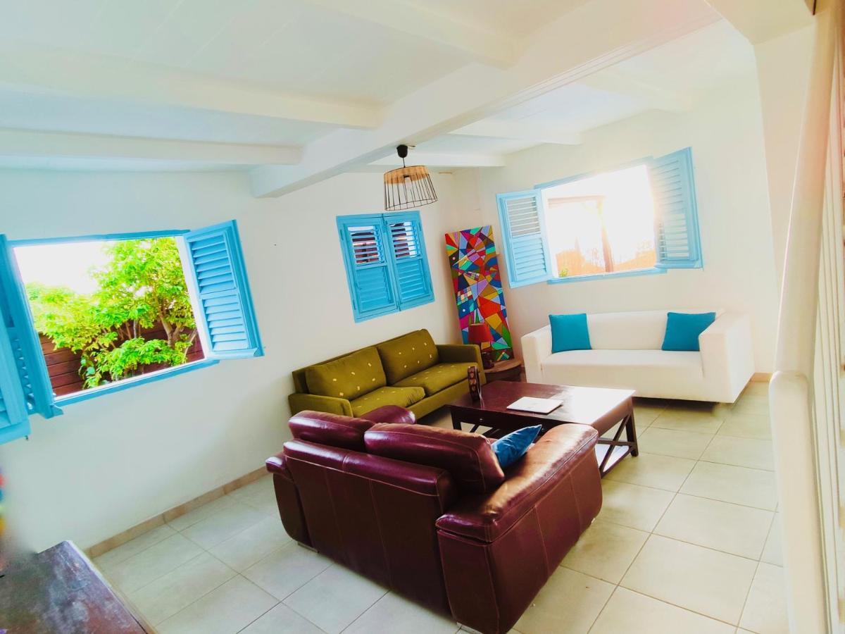 Location Maison Bleue Avec Piscine Privative Au Carbet Martinique Le Carbet Exterior photo