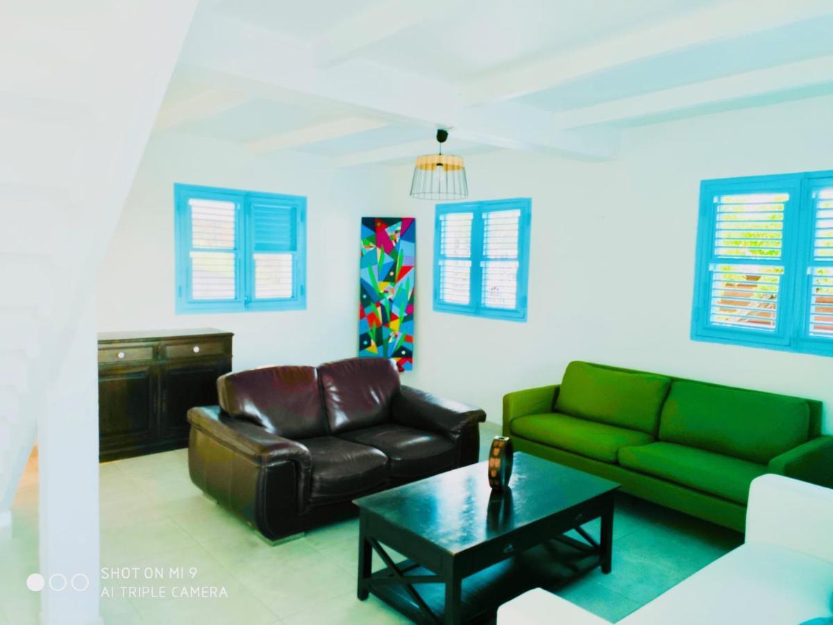 Location Maison Bleue Avec Piscine Privative Au Carbet Martinique Le Carbet Exterior photo